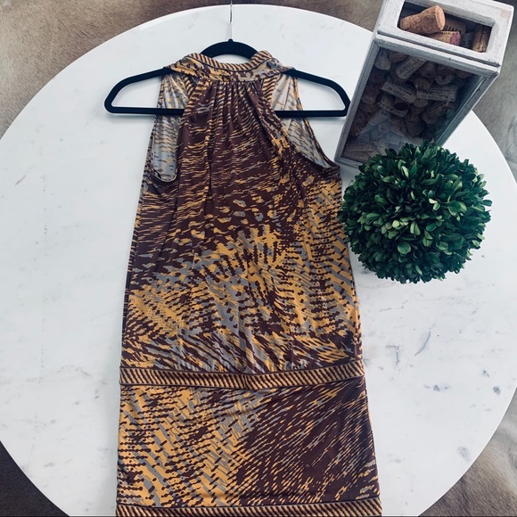 BCBG MaxAzria | Deep Plunge Cocktail Dress - Picture 3 of 8